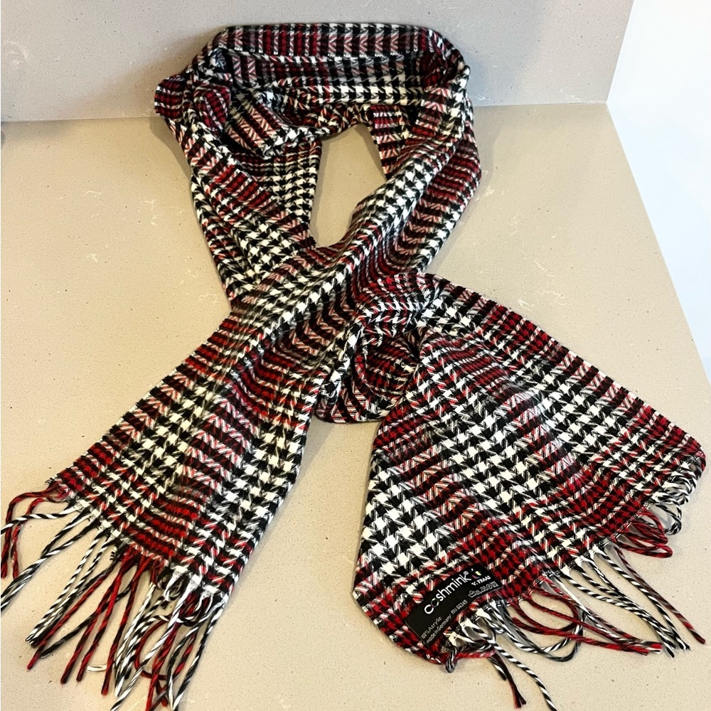 V Fraas Cashmink Fringe Winter Warm Cozycore Scarf Red White Black Plaid